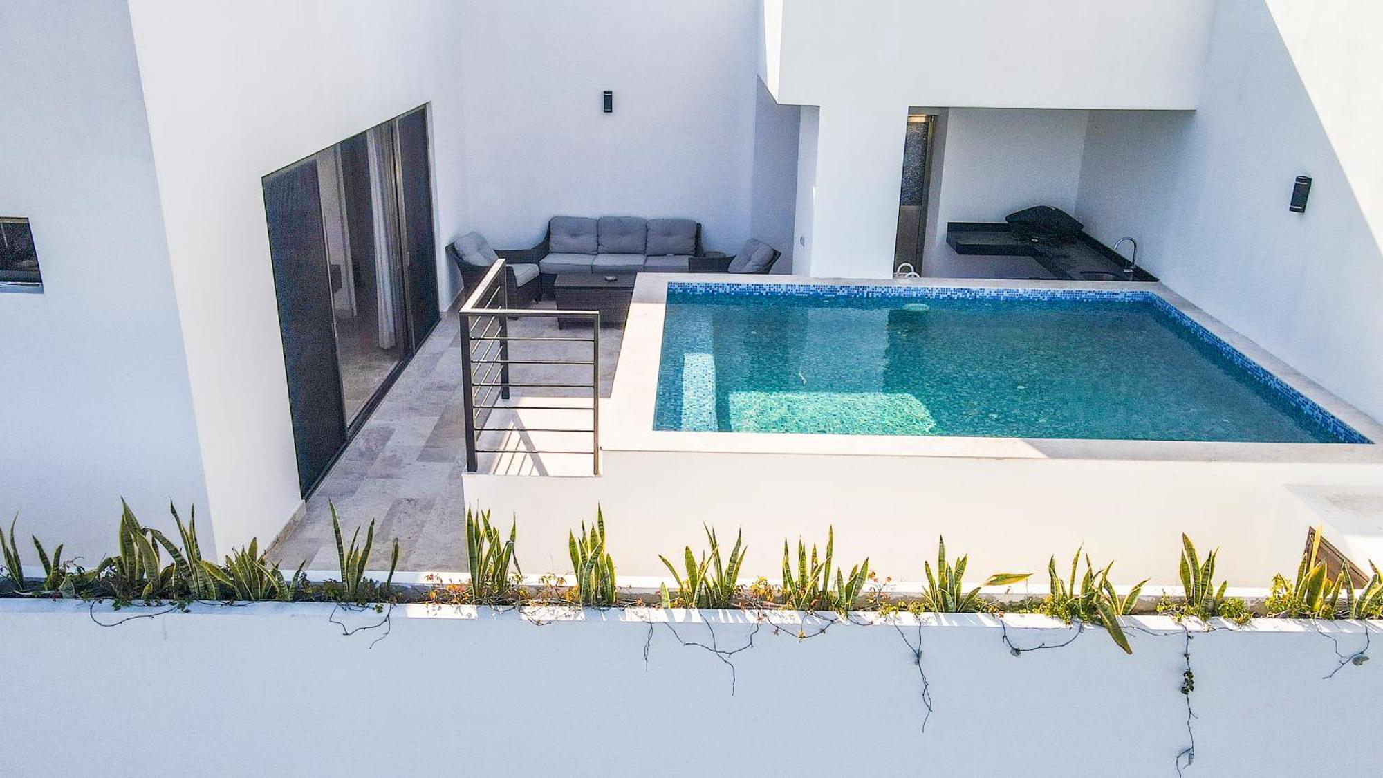 Luxe Penthouse With Rooftop Pool And Grill Apartment *