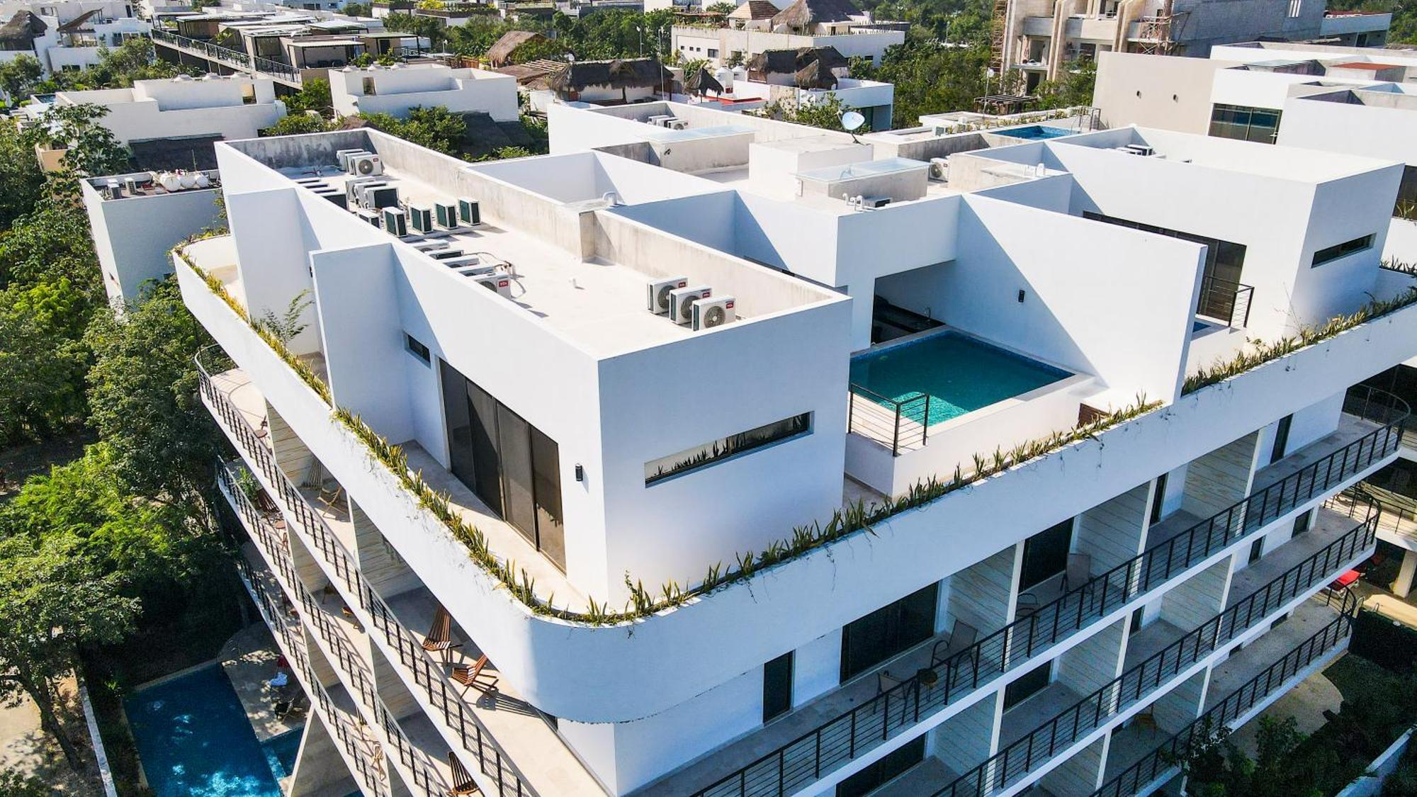 Luxe Penthouse With Rooftop Pool And Grill Apartment