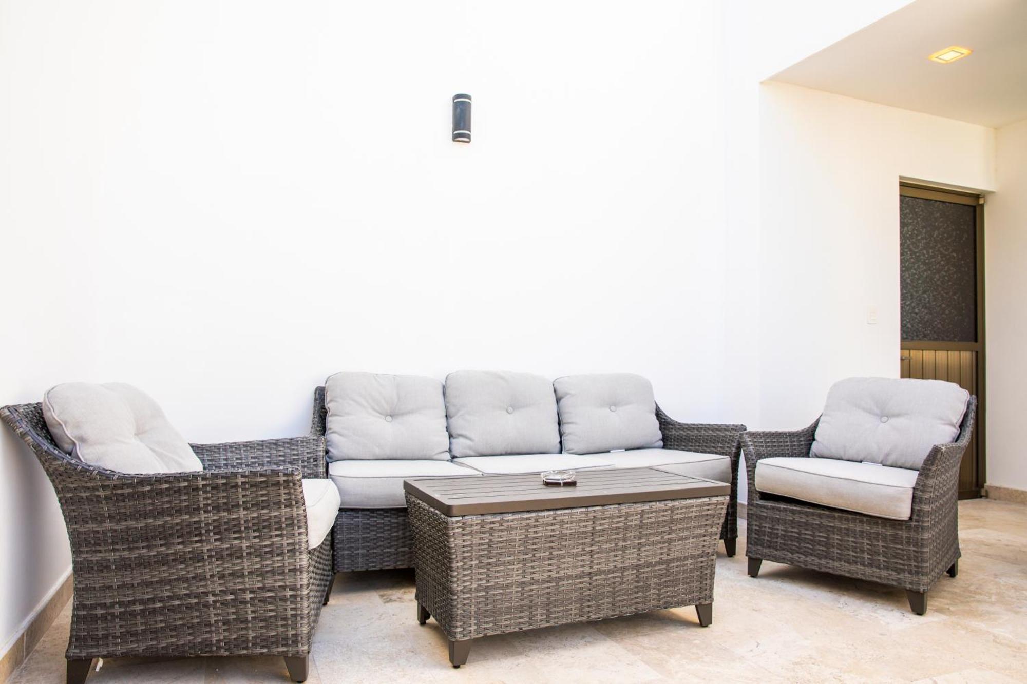 Luxe Penthouse With Rooftop Pool And Grill Apartamento *